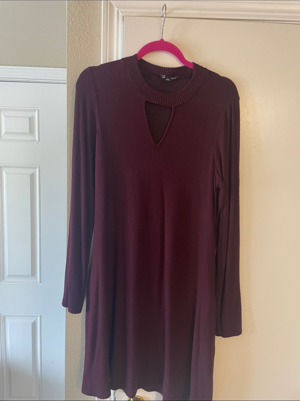 Women's Long Sleeve Keyhole Sweater Dress - Burgundy